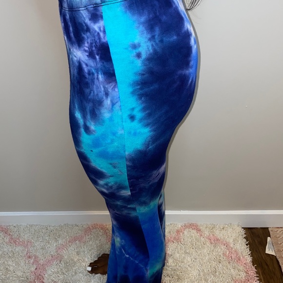 Booty pants - Picture 2 of 3